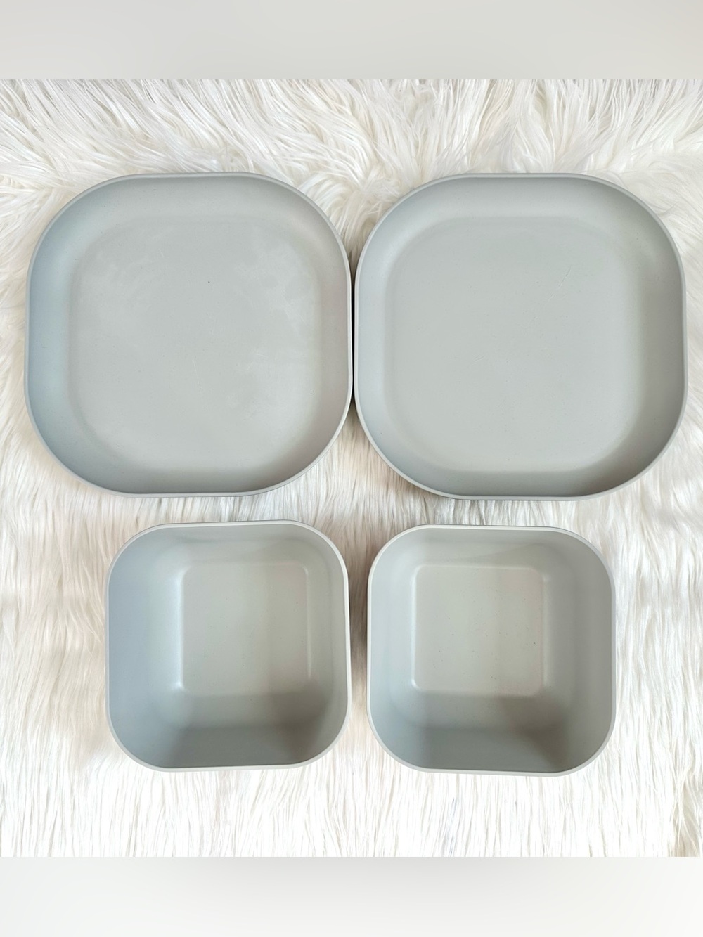 DINNERWARE SET - Picture 2 of 5